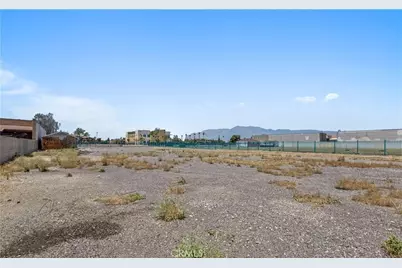 9491 Sierra Avenue, Fontana, CA 92335 - Photo 6
