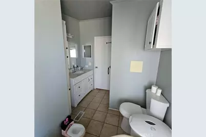 16600 Downey, Paramount, CA 90723 - Photo 12