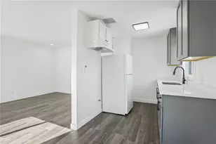 925 W 84th, Los Angeles, CA 90044 - Photo 42