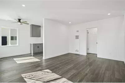 925 W 84th, Los Angeles, CA 90044 - Photo 20