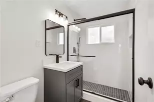 925 W 84th, Los Angeles, CA 90044 - Photo 36