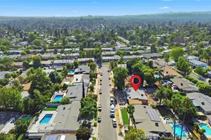 24222 Caris, Woodland Hills, CA 91367 - Photo 8