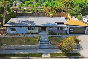 24222 Caris, Woodland Hills, CA 91367 - Photo 2