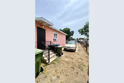 823 E 102nd, Los Angeles, CA 90002 - Photo 22