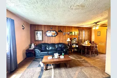 823 E 102nd, Los Angeles, CA 90002 - Photo 8