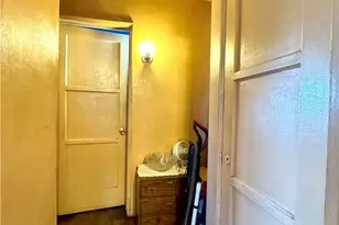 823 E 102nd, Los Angeles, CA 90002 - Photo 16