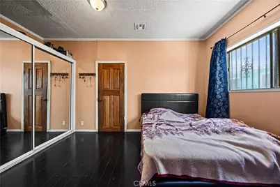 707 W 49th Street, Los Angeles, CA 90037 - Photo 26