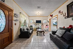 707 W 49th St, Los Angeles, CA 90037 - Photo 4
