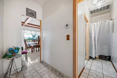 707 W 49th Street, Los Angeles, CA 90037 - Photo 14