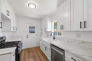2114 N Bahama Ave, Los Angeles, CA 90059 - Photo 2