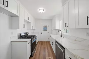 2114 N Bahama Ave, Los Angeles, CA 90059 - Photo 2