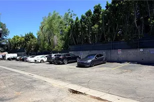 5460 White Oak N D312, Los Angeles, CA 91316 - Photo 28