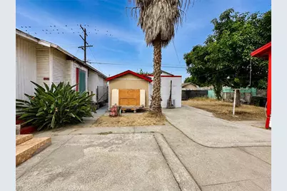 1366 E 57th, Los Angeles, CA 90011 - Photo 10