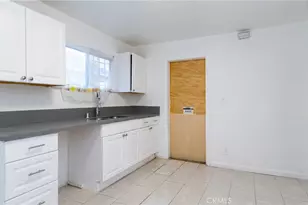 415 95th St, Los Angeles, CA 90044 - Photo 8