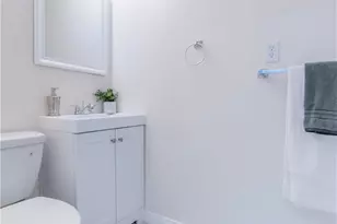 232 W 40th Pl, Los Angeles, CA 90037 - Photo 16