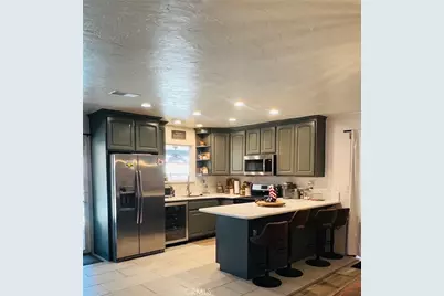 133 S Woodlake, Lake Elsinore, CA 92530 - Photo 2