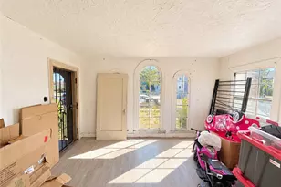 1457 W 37th Dr, Los Angeles, CA 90018 - Photo 2