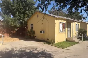 2037 Oregon St, Bakersfield, CA 93305 - Photo 10
