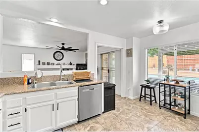 13010 Snowview Road, Victorville, CA 92392 - Photo 10