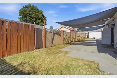 8803 Burton, Bellflower, CA 90706 - Photo 4