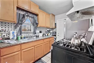 2111 E 118th St, Los Angeles, CA 90059 - Photo 8