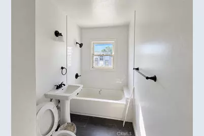 1306 W Martin Luther King Jr, Los Angeles, CA 90037 - Photo 2