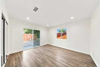9577 Maie, Los Angeles, CA 90002 - Photo 8