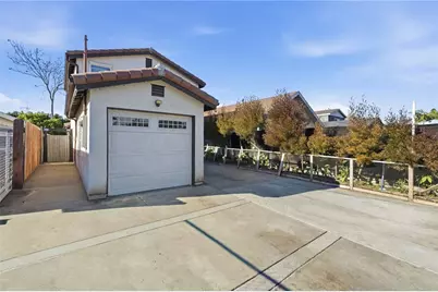 9577 Maie, Los Angeles, CA 90002 - Photo 2