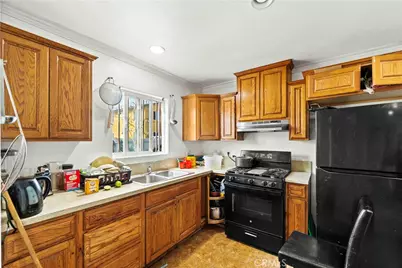 8463 S Halldale, Los Angeles, CA 90047 - Photo 18