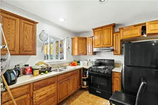 8463 S Halldale, Los Angeles, CA 90047 - Photo 18