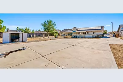 13561 Cuyamaca, Apple Valley, CA 92308 - Photo 18