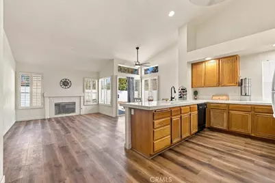 39257 Via Sonrisa, Murrieta, CA 92563 - Photo 10
