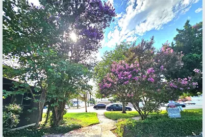 7552 Corbin Avenue #4, Reseda, CA 91335 - Photo 4