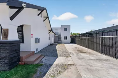 132 W 74th Street, Los Angeles, CA 90003 - Photo 4