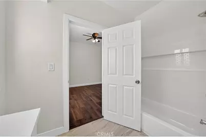 132 W 74th Street, Los Angeles, CA 90003 - Photo 6