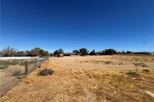 17763 Wisteria St, Hesperia, CA 92345 - Photo 4