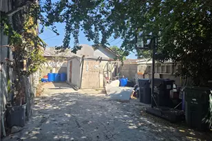 7500 Crockett, Los Angeles, CA 90001 - Photo 22