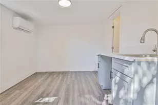 1650 W 38th Pl, Los Angeles, CA 90062 - Photo 32