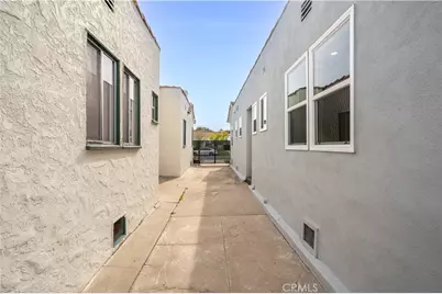 2049 W 71st Street, Los Angeles, CA 90047 - Photo 30