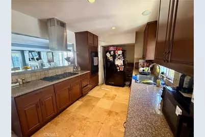 1016 W 51st Place, Los Angeles, CA 90037 - Photo 12