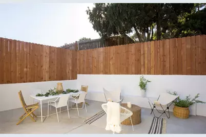 2290 Riverside Drive, Los Angeles, CA 90039 - Photo 10