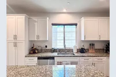 16066 Carrara Lane, Fontana, CA 92336 - Photo 22