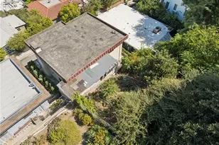 2431 Claremont, Los Angeles, CA 90027 - Photo 64