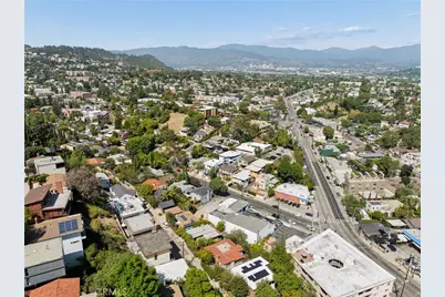 2431 Claremont, Los Angeles, CA 90027 - Photo 66