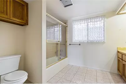 2431 Claremont, Los Angeles, CA 90027 - Photo 36