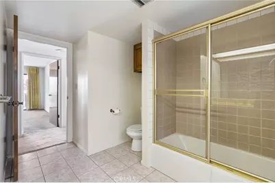 2431 Claremont, Los Angeles, CA 90027 - Photo 38