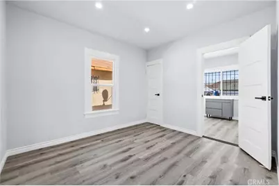 136 W 43rd Place, Los Angeles, CA 90037 - Photo 24