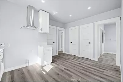 136 W 43rd Place, Los Angeles, CA 90037 - Photo 10