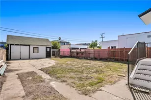 136 W 43rd Pl, Los Angeles, CA 90037 - Photo 32