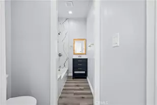136 W 43rd Pl, Los Angeles, CA 90037 - Photo 20